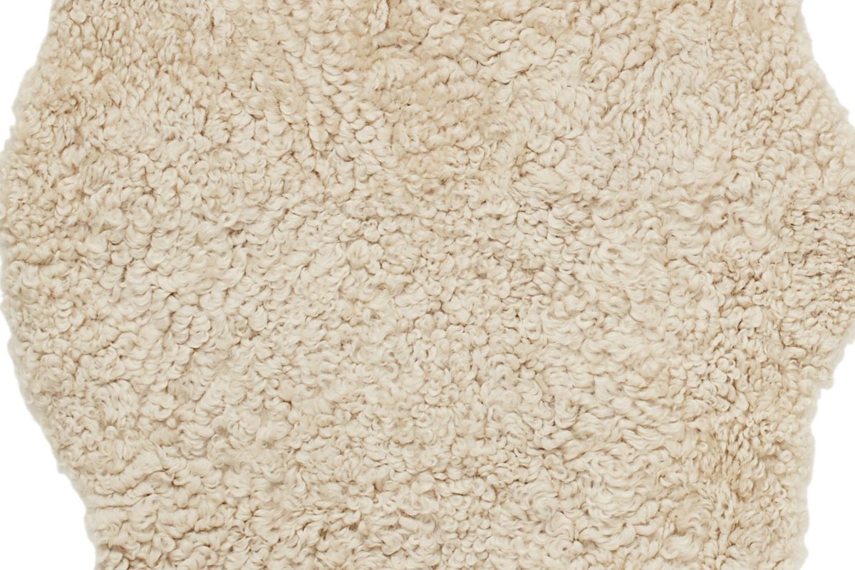 Skinnwille Curly 1,5 saueskinn - beige  